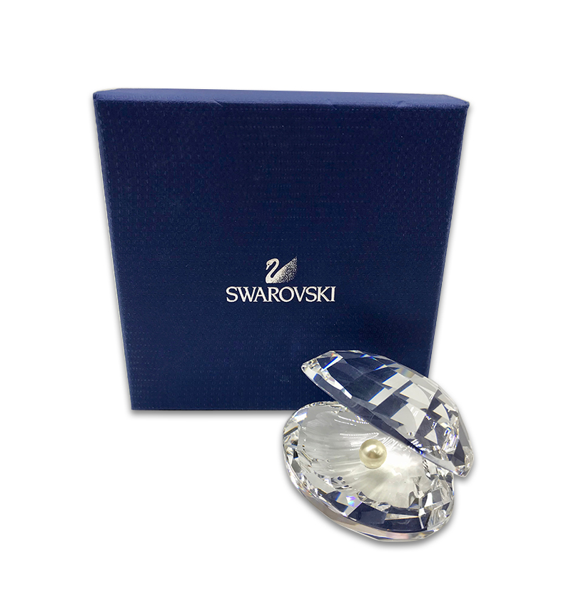 Swarovski Crystal Shell With Pearl